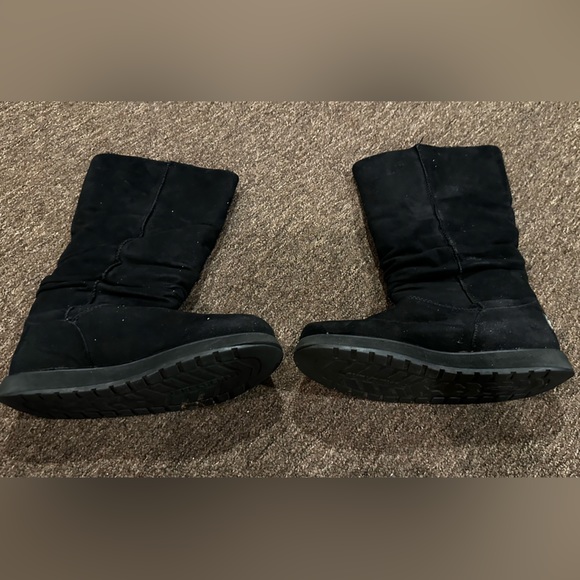 EUC Sketchers Women's Sz 9 Warm lined snow rain Boots Black Suede Button shoes - Picture 3 of 5